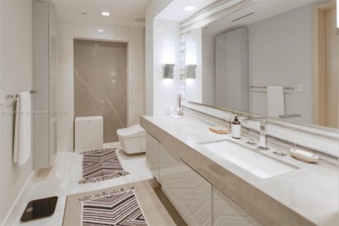 Condo in Sunny Isles Beach, Florida, 4 bedrooms  № 2073798 - photo 14