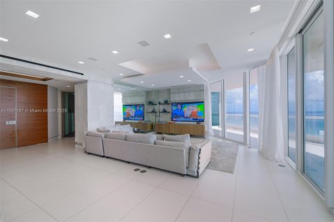 Condo in Sunny Isles Beach, Florida, 4 bedrooms  № 2073798 - photo 4