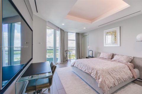 Condo in Sunny Isles Beach, Florida, 4 bedrooms  № 2073798 - photo 18