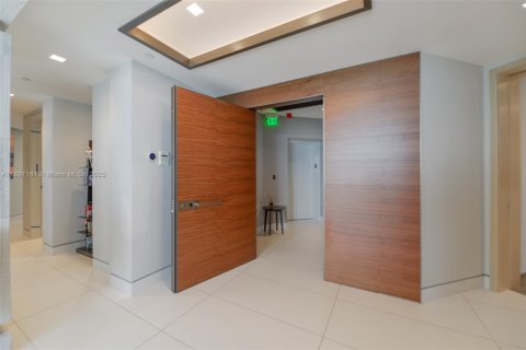 Condo in Sunny Isles Beach, Florida, 4 bedrooms  № 2073798 - photo 25