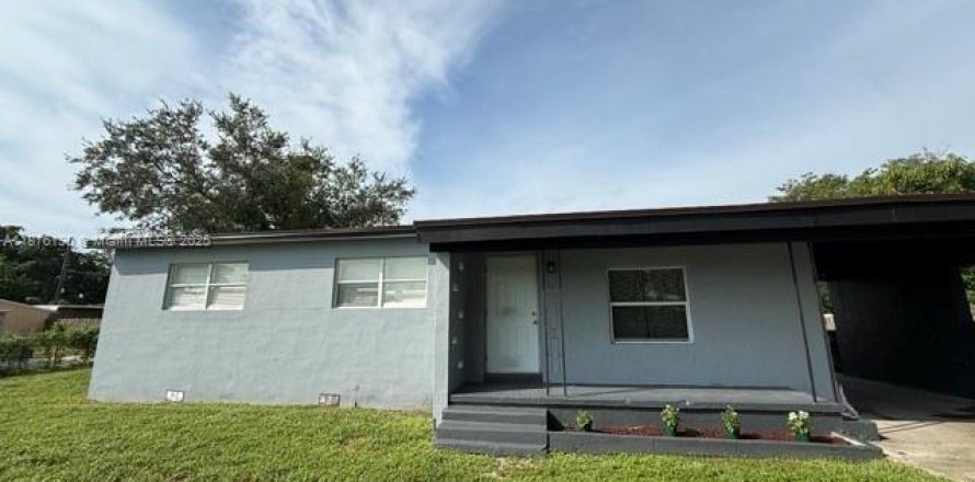 Casa en West Park, Florida 3 dormitorios, 108.7 m2 № 1927027