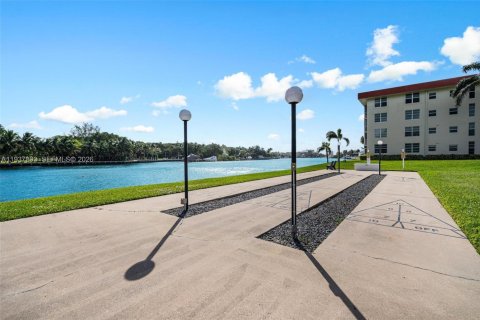 Copropriété à vendre à Lighthouse Point, Floride: 1 chambre, 83.61 m2 № 1995634 - photo 28