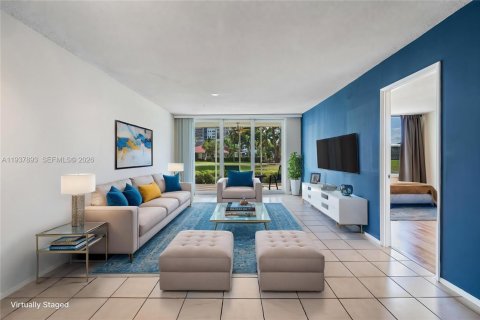 Copropriété à vendre à Lighthouse Point, Floride: 1 chambre, 83.61 m2 № 1995634 - photo 2