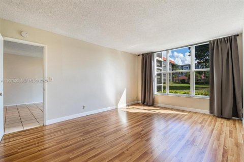 Copropriété à vendre à Lighthouse Point, Floride: 1 chambre, 83.61 m2 № 1995634 - photo 8