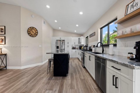 Villa ou maison à vendre à Miami, Floride: 3 chambres, 134.62 m2 № 1954155 - photo 12