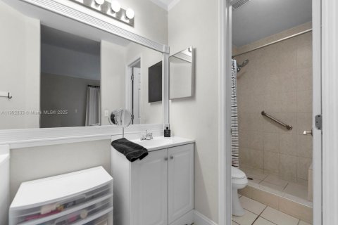 Villa ou maison à vendre à Miami, Floride: 3 chambres, 134.62 m2 № 1954155 - photo 20