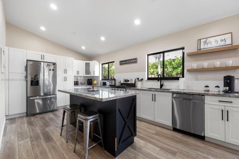 Villa ou maison à vendre à Miami, Floride: 3 chambres, 134.62 m2 № 1954155 - photo 13