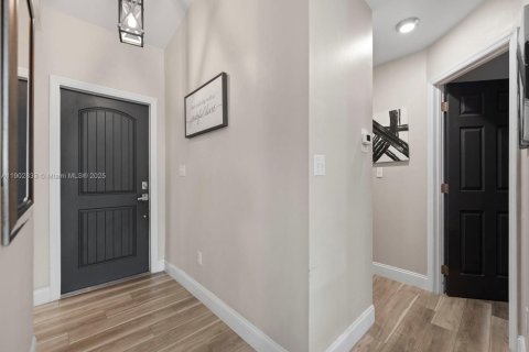 Villa ou maison à vendre à Miami, Floride: 3 chambres, 134.62 m2 № 1954155 - photo 16