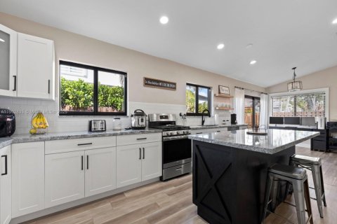 Villa ou maison à vendre à Miami, Floride: 3 chambres, 134.62 m2 № 1954155 - photo 14
