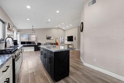 Villa ou maison à vendre à Miami, Floride: 3 chambres, 134.62 m2 № 1954155 - photo 15