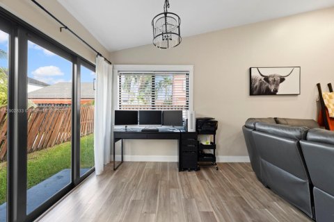 Villa ou maison à vendre à Miami, Floride: 3 chambres, 134.62 m2 № 1954155 - photo 11