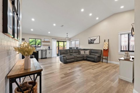 Villa ou maison à vendre à Miami, Floride: 3 chambres, 134.62 m2 № 1954155 - photo 7