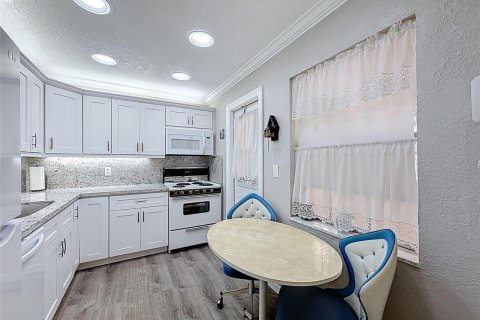 Copropriété à vendre à Lauderdale Lakes, Floride: 2 chambres, 102.38 m2 № 2154161 - photo 7
