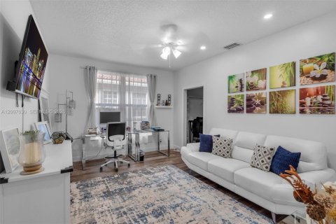 Villa ou maison à vendre à Coral Springs, Floride: 4 chambres, 284.84 m2 № 2072566 - photo 19