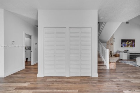 Villa ou maison à vendre à Coral Springs, Floride: 4 chambres, 284.84 m2 № 2072566 - photo 6