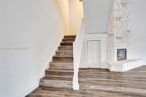Villa ou maison à vendre à Coral Springs, Floride: 4 chambres, 284.84 m2 № 2072566 - photo 5