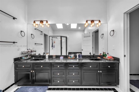 Villa ou maison à vendre à Coral Springs, Floride: 4 chambres, 284.84 m2 № 2072566 - photo 29
