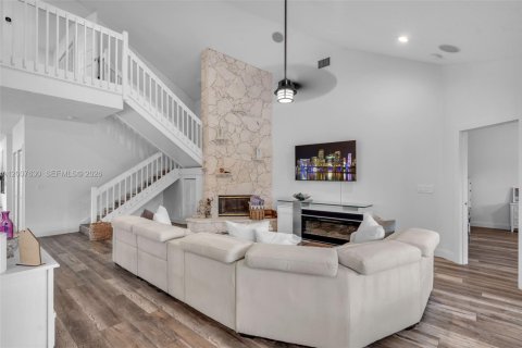 Villa ou maison à vendre à Coral Springs, Floride: 4 chambres, 284.84 m2 № 2072566 - photo 11