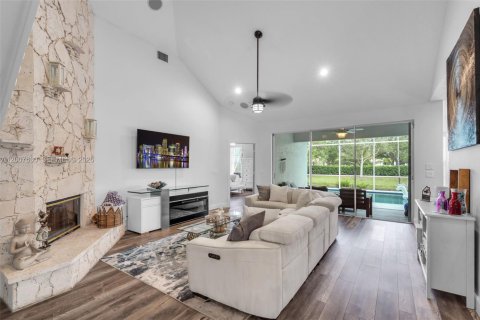 Villa ou maison à vendre à Coral Springs, Floride: 4 chambres, 284.84 m2 № 2072566 - photo 12