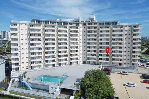Condominio en alquiler en North Bay Village, Florida, 41.34 m2 № 1938093 - foto 24