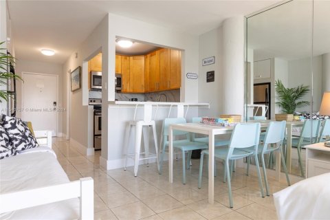Condominio en alquiler en North Bay Village, Florida, 41.34 m2 № 1938093 - foto 7