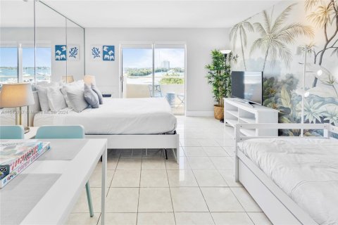 Condo in North Bay Village, Florida  № 1938093 - photo 2