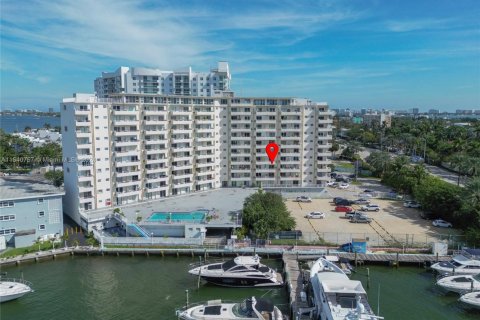 Condominio en alquiler en North Bay Village, Florida, 41.34 m2 № 1938093 - foto 25