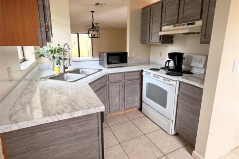 Casa en alquiler en Wellington, Florida, 2 dormitorios, 464.14 m2 № 2002304 - foto 2