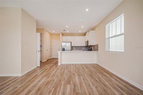 Touwnhouse à vendre à Orlando, Floride: 4 chambres, 151.15 m2 № 2347538 - photo 11