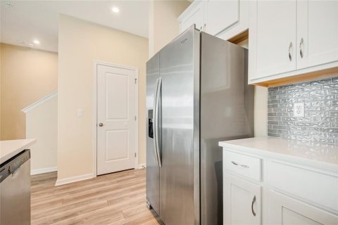 Touwnhouse à vendre à Orlando, Floride: 4 chambres, 151.15 m2 № 2347538 - photo 14