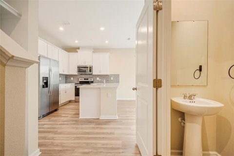 Touwnhouse à vendre à Orlando, Floride: 4 chambres, 151.15 m2 № 2347538 - photo 15