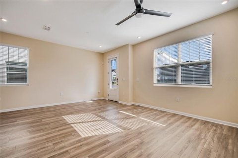 Touwnhouse à vendre à Orlando, Floride: 4 chambres, 151.15 m2 № 2347538 - photo 9