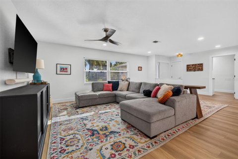 Casa en venta en Tampa, Florida, 4 dormitorios, 193.33 m2 № 2431153 - foto 20