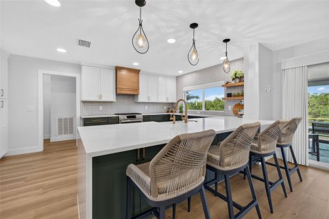 Casa en venta en Tampa, Florida, 4 dormitorios, 193.33 m2 № 2431153 - foto 8