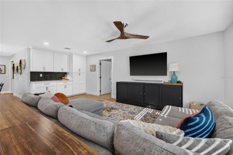 Casa en venta en Tampa, Florida, 4 dormitorios, 193.33 m2 № 2431153 - foto 21