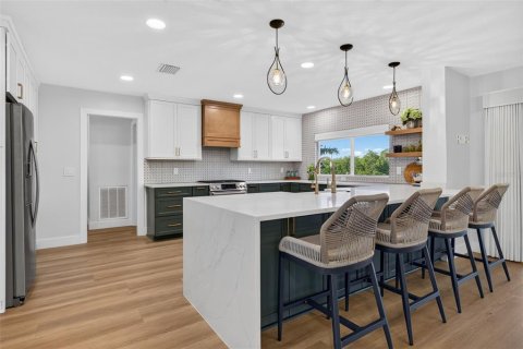 Casa en venta en Tampa, Florida, 4 dormitorios, 193.33 m2 № 2431153 - foto 14