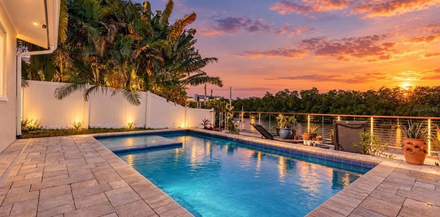 Casa en Tampa, Florida 4 dormitorios, 193.33 m2 № 2431153