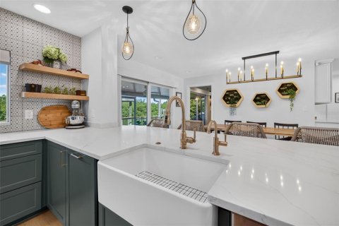 Casa en venta en Tampa, Florida, 4 dormitorios, 193.33 m2 № 2431153 - foto 7