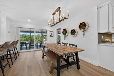 Casa en venta en Tampa, Florida, 4 dormitorios, 193.33 m2 № 2431153 - foto 16