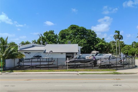 Commercial property in Miami, Florida № 1981826 - photo 5