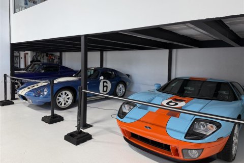 Commercial property in Miami, Florida № 1981826 - photo 7