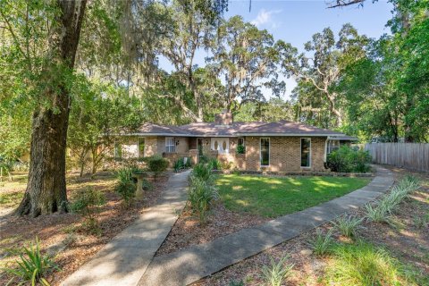 Villa ou maison à vendre à Melrose, Floride: 4 chambres, 187.66 m2 № 1856065 - photo 1