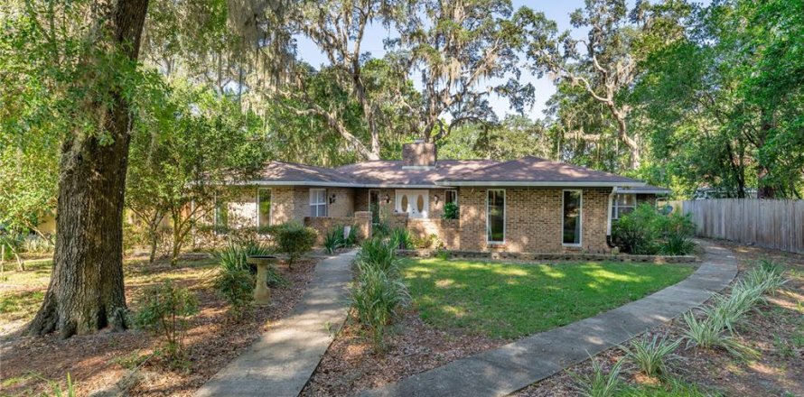 Villa ou maison à Melrose, Floride 4 chambres, 187.66 m2 № 1856065