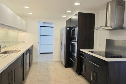 Copropriété à louer à Miami, Floride: 2 chambres, 181.16 m2 № 2076076 - photo 4