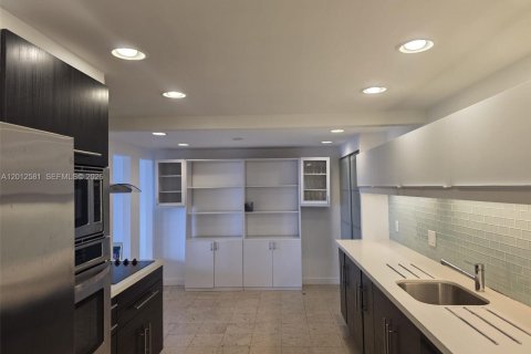 Copropriété à louer à Miami, Floride: 2 chambres, 181.16 m2 № 2076076 - photo 6