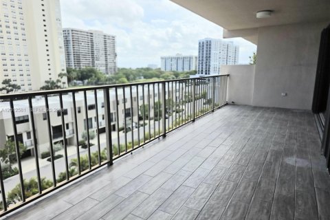 Copropriété à louer à Miami, Floride: 2 chambres, 181.16 m2 № 2076076 - photo 2