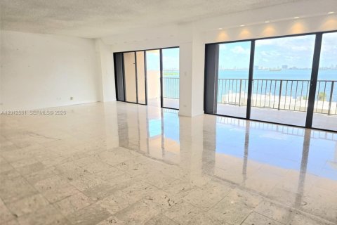 Copropriété à louer à Miami, Floride: 2 chambres, 181.16 m2 № 2076076 - photo 9
