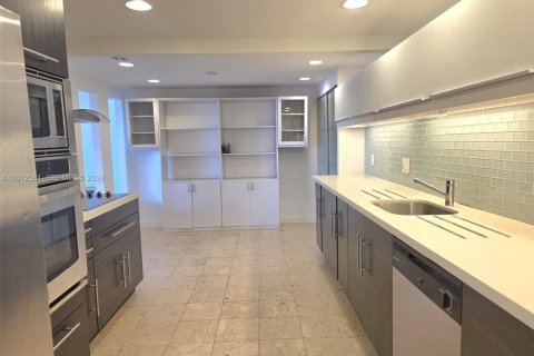 Copropriété à louer à Miami, Floride: 2 chambres, 181.16 m2 № 2076076 - photo 5