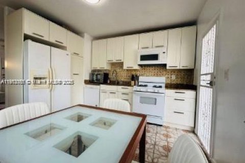 Copropriété à vendre à Miami Beach, Floride: 2 chambres, 83.61 m2 № 1968766 - photo 10