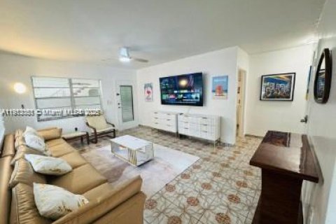 Copropriété à vendre à Miami Beach, Floride: 2 chambres, 83.61 m2 № 1968766 - photo 4